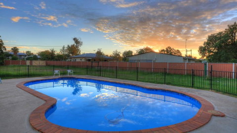 Starline Motor Inn - Accommodation Gold Coast 1