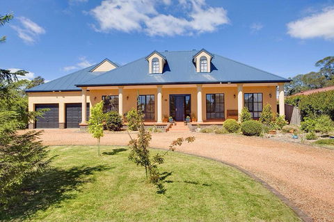 Stately Bowral Designer Home - Accommodation Gold Coast 0