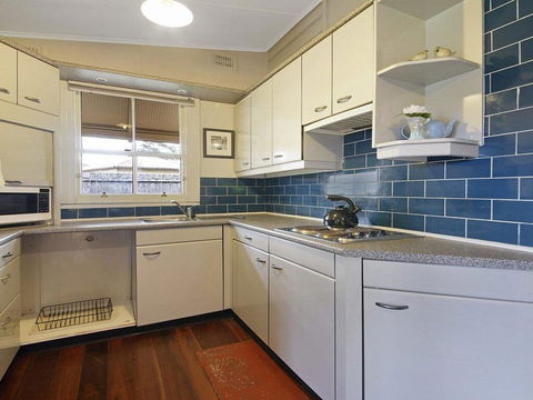 Station Masters Cottage - Classic Quaint & Nostalgia - Accommodation Gold Coast 1