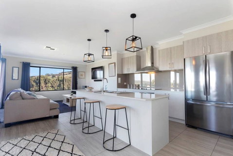 STELLAVISTA - 4 Bedrooms, Free Wifi, Views - Accommodation Gold Coast 0