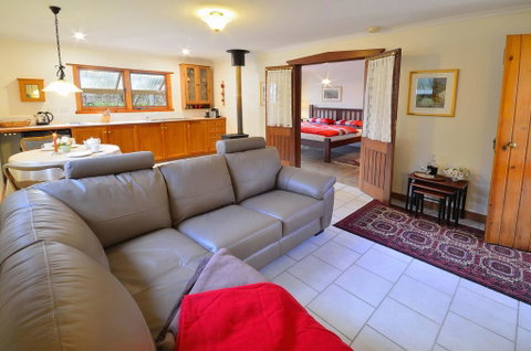 Stephanette's Cottage - Accommodation Gold Coast 2