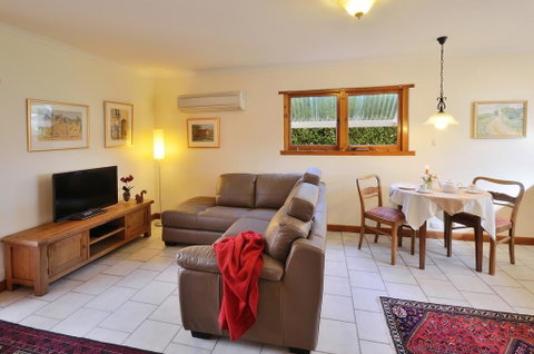 Stephanette's Cottage - Accommodation Gold Coast 3