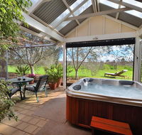Stephanette's Cottage - Gold Coast 4U