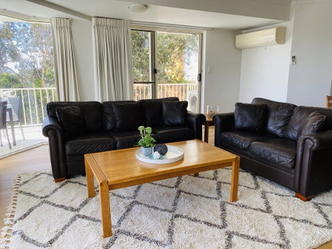 Steps From Mudjimba Beach 3 BR Apt Sunshine Coast With WIFI,Pool,Parking - Accommodation Gold Coast 1