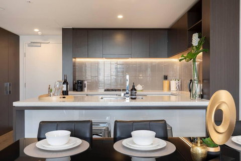 STH - River Views, Fast Internet, Long Stays - Accommodation Gold Coast 0