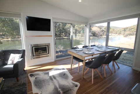 Stillwater Lodge - Accommodation Gold Coast 0