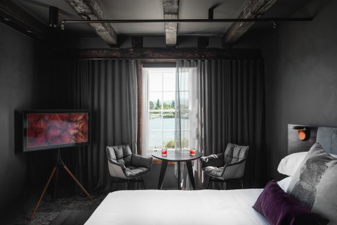 Stillwater Seven - Accommodation Gold Coast 1