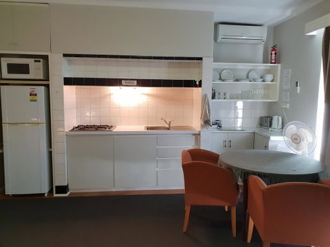 Stirling Apartments - Studio 3 - Accommodation Gold Coast 1