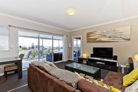 Stirling Apartments - The Penthouse - Accommodation Gold Coast 2