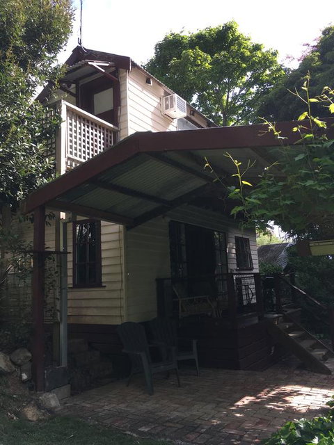 Stone's Throw Cottage Bed And Breakfast - Accommodation Gold Coast 2