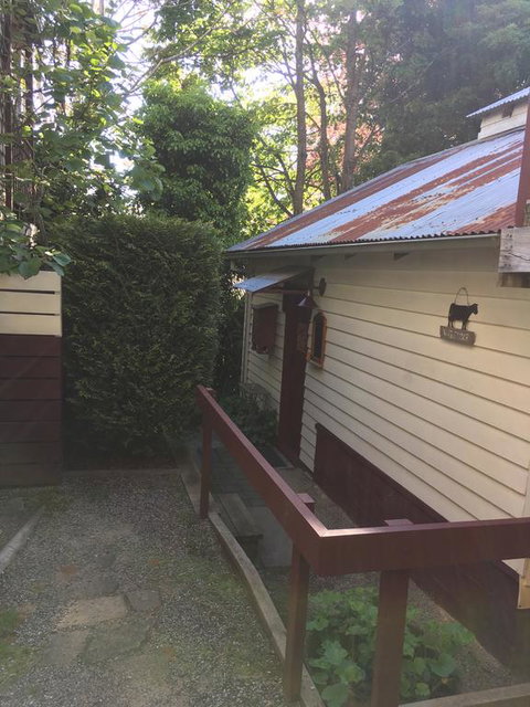 Stone's Throw Cottage Bed And Breakfast - Accommodation Gold Coast 3