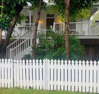 Stranded in Oz Stay in Relaxing Environment FREE WIFI NETFLIX POOL AIR CON - Gold Coast 4U