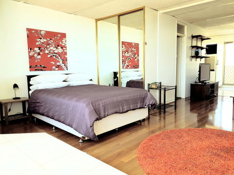 Studio 412 - Ocean And Sunset Views On A Budget - Accommodation Gold Coast 0