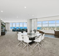Stunning 4 bedroom Sub Penthouse - level 60 Q1