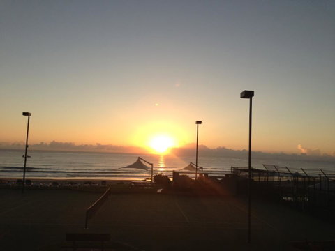 Stunning Beachfront Apartment - Accommodation Gold Coast 2