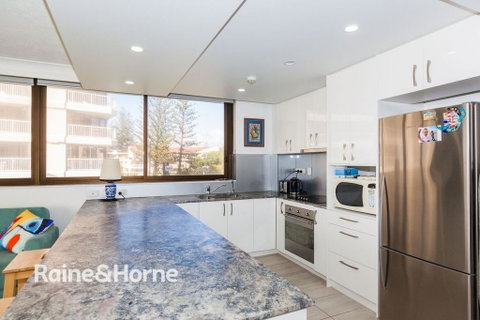 Stunning Beachfront Apartment - Accommodation Gold Coast 1