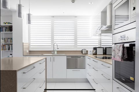 Stunning Burleigh Beach Apartment - Accommodation Gold Coast 1