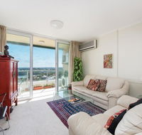Stunning Harbour View Home - Gold Coast 4U