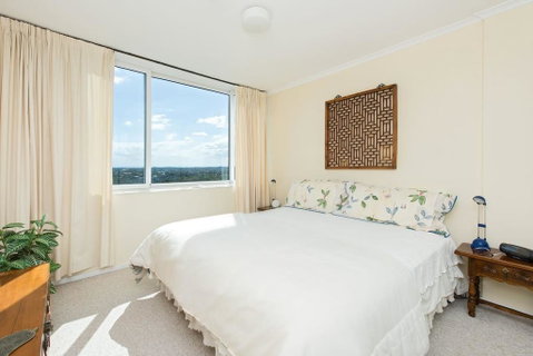 Stunning Harbour View Home! - Accommodation Gold Coast 2