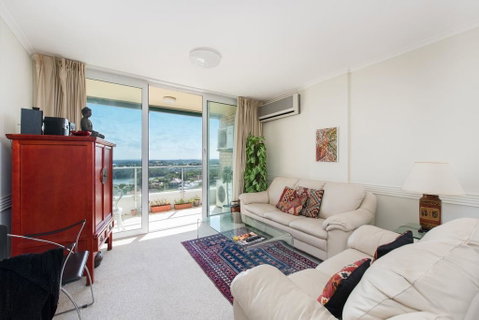 Stunning Harbour View Home! - Accommodation Gold Coast 0