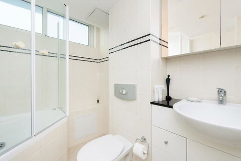 Stunning Harbour View Home! - Accommodation Gold Coast 3