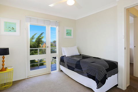 Stunning Home In Salamander Bay! - Accommodation Gold Coast 3