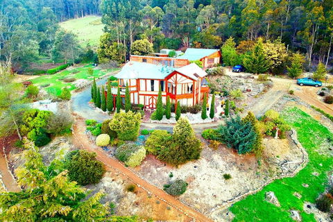 STUNNING HOME WITH AMAZING VIEWS - Just 20 Mins To The City And Only 10 To MONA! - Gold Coast 4U 2