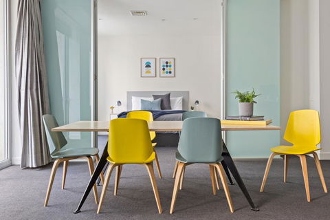 Stunning, Central Huge CBD Pad, Free WiFi, Netflix - Accommodation Gold Coast 0