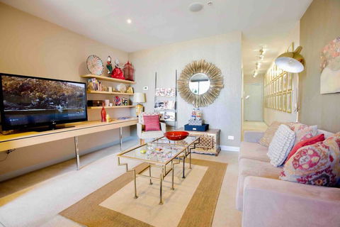 Stylish 1 Bedroom Apartment Amazing City Views - Accommodation Gold Coast 2