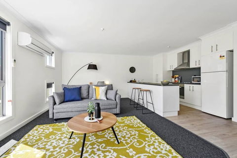 Stylish And Spacious Launceston Villa + Free Wifi - Accommodation Gold Coast 3