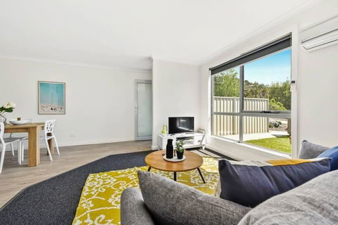 Stylish And Spacious Launceston Villa + Free Wifi - Accommodation Gold Coast 2