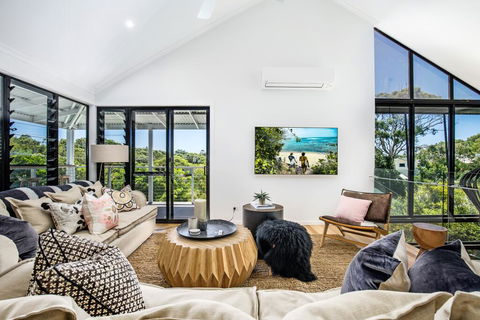 Stylish And Spacious Masterpiece, Sunshine Beach - Accommodation Gold Coast 2