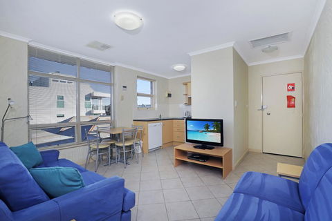 Stylish Comfortable 2 Bdrm Glenelg North - Accommodation Gold Coast 0