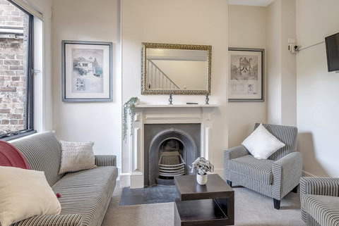 Stylish House - Moments To Kings Cross & City - 1 Gold Coast 2