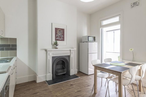 Stylish House - Moments To Kings Cross & City - 1 Gold Coast 3