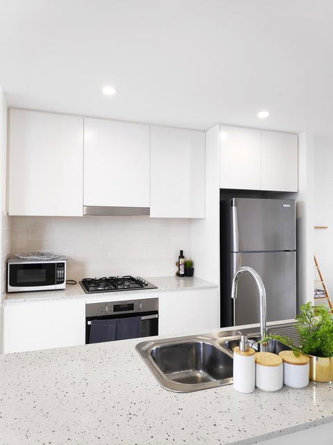 Stylish Liverpool 2Bed 2Bath Apartment -Skyline Views! -Masks Provided - Gold Coast 4U 3