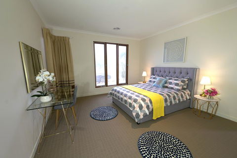 Stylish Luxe House For Big Group Near Shopping Center - Gold Coast 4U 1