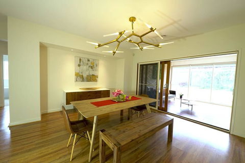 Stylish Luxe House For Big Group Near Shopping Center - Gold Coast 4U 3