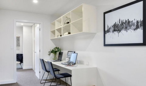 Stylish Townhouse - Accommodation Gold Coast 2
