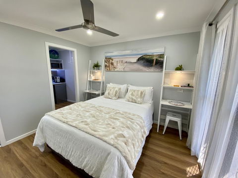 STYLISH UNIT - CLOSE TO DREAMWORLD - 1 Gold Coast 1