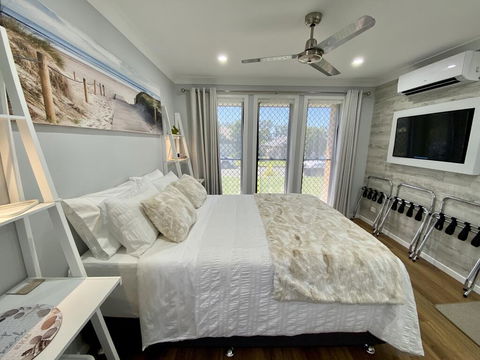 STYLISH UNIT - CLOSE TO DREAMWORLD - 1 Gold Coast 0