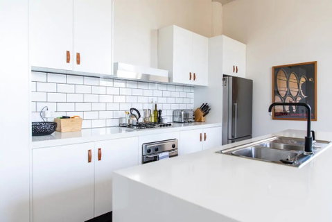 Stylish Warehouse Conversion In The Heart Of Fitzroy - Accommodation Gold Coast 3