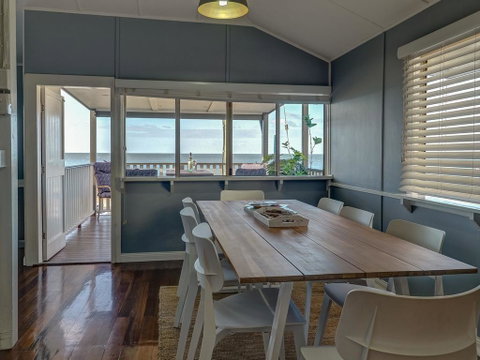 Sublime Beachfront Queenslander On The Esplanade - Accommodation Gold Coast 0