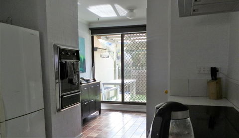 Suffolk Villa - Accommodation Gold Coast 2