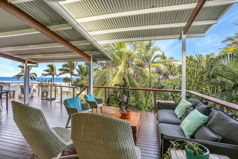 Summer Breeze - Accommodation Gold Coast 0