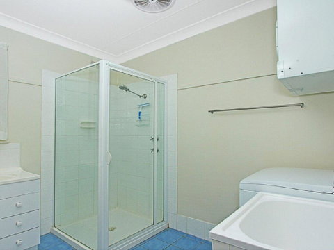 Summer Breeze - Clean And Simple, 200m To Beach - Accommodation Gold Coast 1