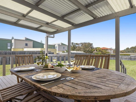 Summer Breeze - Clean And Simple, 200m To Beach - Accommodation Gold Coast 0