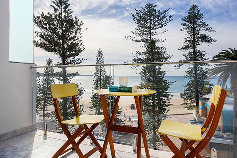 Sun Drenched Ocean View Apartment - Gold Coast 4U 1