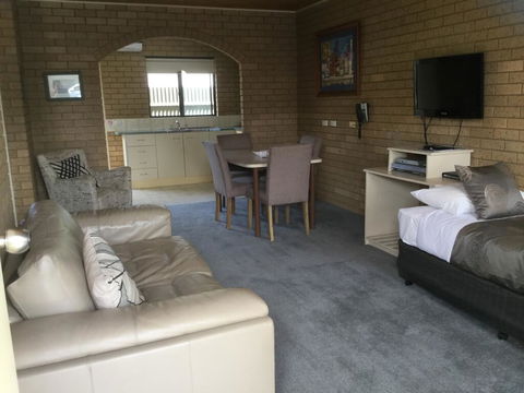 Sunrise Motel - Gold Coast 4U 1