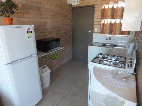 Sunrise Units - Accommodation Gold Coast 3